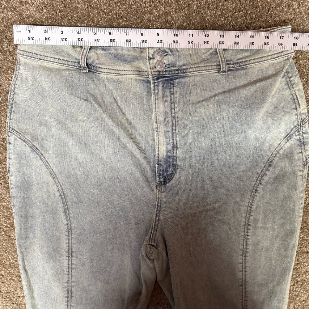 We The Free Crvy Flared Leg Jeans Womens 34 Light Blue Cotton Stretch Frayed Hem - Picture 5 of 16